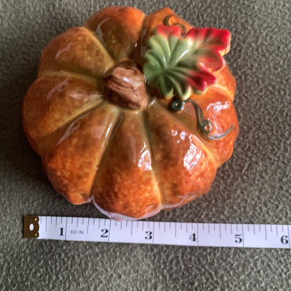 Set of 2 orange ceramic pumpkins.  Approximately 5” across and 3 1/2” tall. - Picture 3 of 9